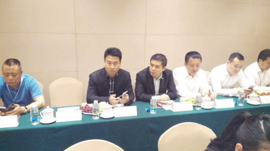 仟億達(dá)作為龍商會(huì)成員，積投身節(jié)能環(huán)保能源事業(yè)，利用生物質(zhì)多聯(lián)產(chǎn)、碳交易等業(yè)務(wù)為龍江做貢獻(xiàn)，助力龍江經(jīng)濟(jì)發(fā)展。